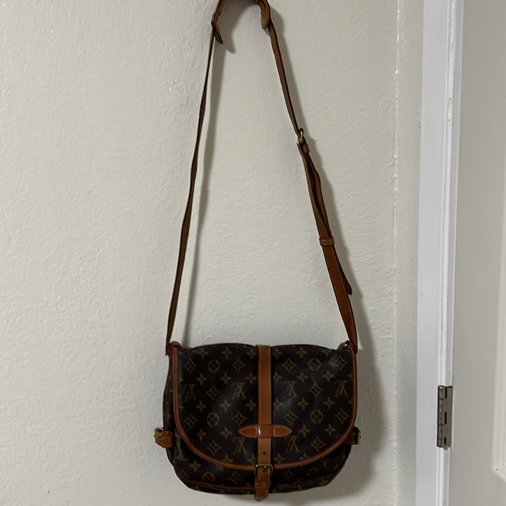 Louis Vuitton Brown Monogram Shoulder Bag - Picture 2 of 16